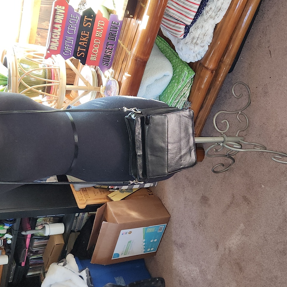 Wilson's Leather crossbody. - Picture 9 of 9